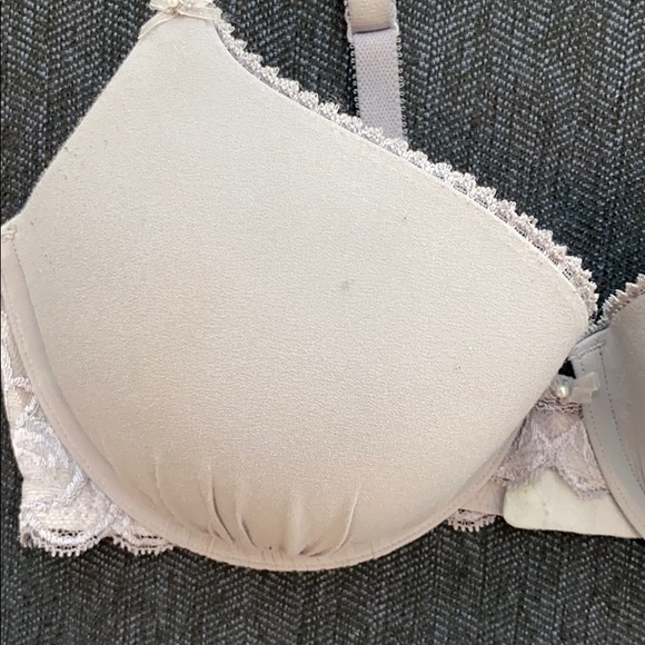 Victoria’s Secret Bra - Picture 2 of 6